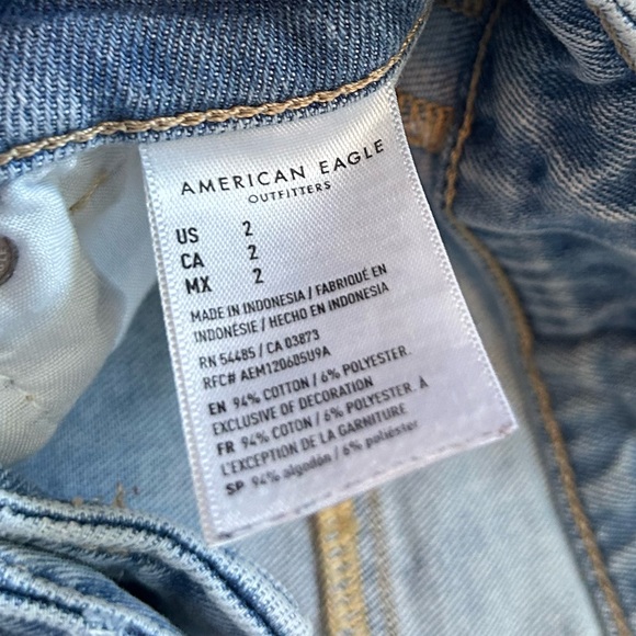 American Eagle Comfort Stretch Size 2 Distressed Light Blue Denim Shorts - Picture 7 of 8